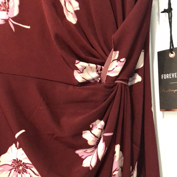 Never worn dress - Picture 4 of 4